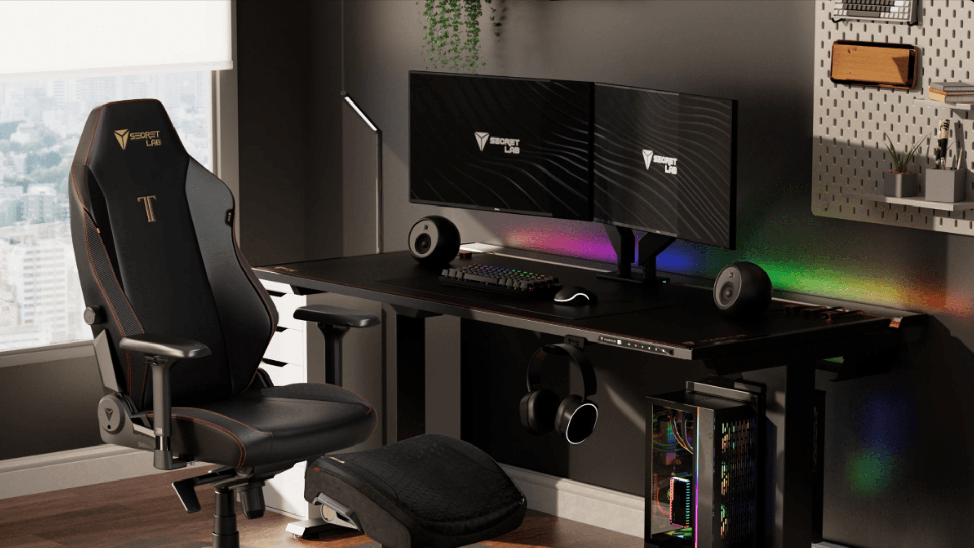 Polygon's Secretlab TITAN Evo (Stealth Edition) Giveaway!